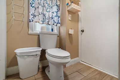 19 Suffolk St, Springfield, MA 01109 - Photo 17