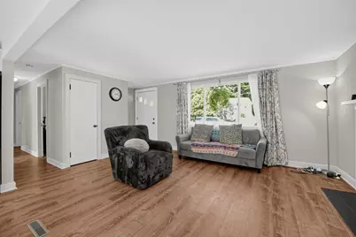 129 Norton St, Weymouth, MA 02191 - Photo 9
