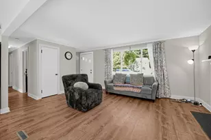 129 Norton St, Weymouth, MA 02191 - Photo 9