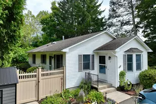2 Grandview Ln, Easthampton, MA 01027 - Photo 1