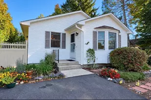 2 Grandview Ln, Easthampton, MA 01027 - Photo 3