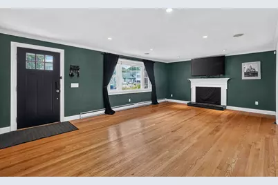 15 Maryland Avenue, Chicopee, MA 01020 - Photo 5