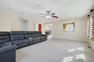 37 Dennis St, Attleboro, MA 02703 - Photo 3