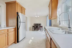 37 Dennis St, Attleboro, MA 02703 - Photo 11