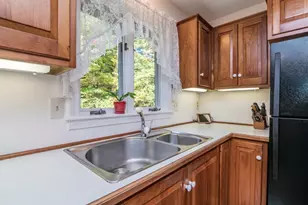 166 Harkness Rd, Amherst, MA 01002 - Photo 11
