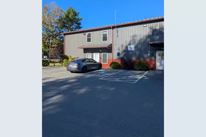 46 County St, Berkley, MA 02779 - Photo 3