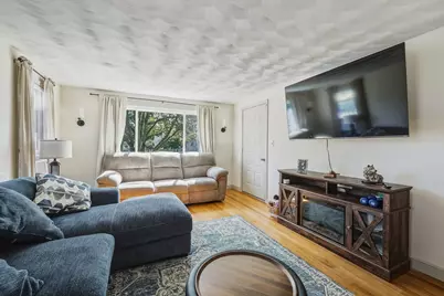 49 Crest St, Ludlow, MA 01056 - Photo 9
