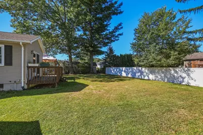 49 Crest St, Ludlow, MA 01056 - Photo 25