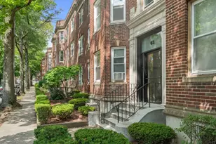 61 Thatcher St, Brookline, MA 02446 - Photo 1