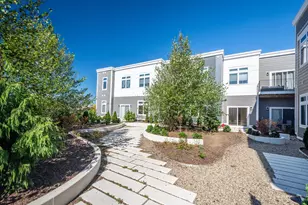 60 Cross St E, Somerville, MA 02145 - Photo 23