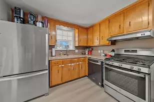 18 Thompson Ln, Lynn, MA 01904 - Photo 13