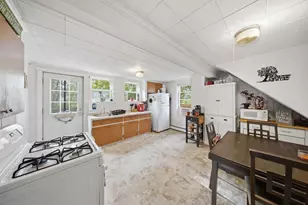 27 Mechanic St, Foxboro, MA 02035 - Photo 5