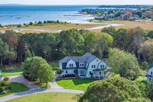 102 Ray Peck Dr, Dartmouth, MA 02748 - Photo 1
