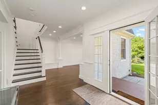102 Ray Peck Dr, Dartmouth, MA 02748 - Photo 3