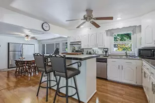 91 Batchelor St, Granby, MA 01033 - Photo 5