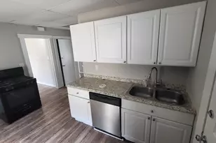 179 University Ave, Lowell, MA 01854 - Photo 3