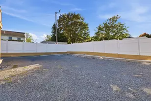 11 Beacon St, Lawrence, MA 01843 - Photo 5