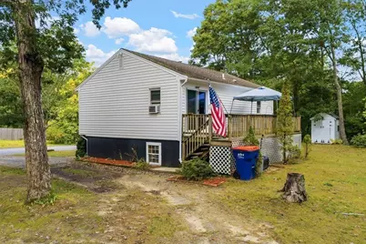 95 Mayflower Ln, Wareham, MA 02571 - Photo 3