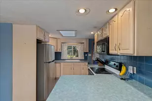 11 Lackey St, Haverhill, MA 01830 - Photo 5