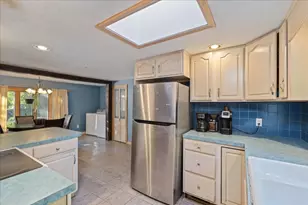 11 Lackey St, Haverhill, MA 01830 - Photo 9