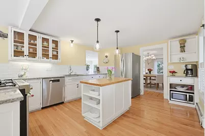 423 South St, Holliston, MA 01746 - Photo 3