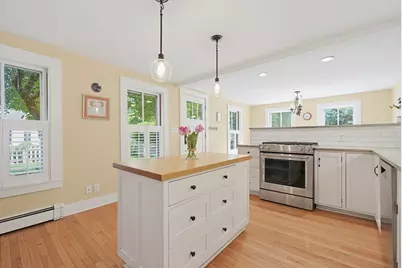 423 South St, Holliston, MA 01746 - Photo 5