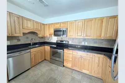 1002 Paradise Rd #3R, Swampscott, MA 01907 - Photo 9