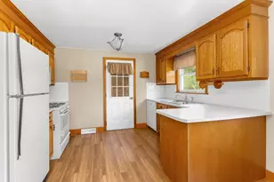 590 Pond St, Franklin, MA 02038 - Photo 11