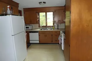 76 Hillview Rd, Holyoke, MA 01040 - Photo 9