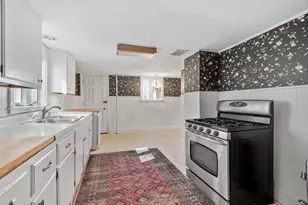 58 Temple St, Newburyport, MA 01950 - Photo 17