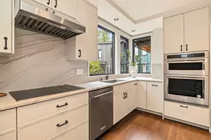 8 Holworthy Terrace, Cambridge, MA 02138 - Photo 11