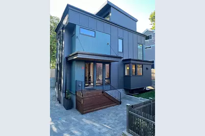 8 Holworthy Terrace, Cambridge, MA 02138 - Photo 1