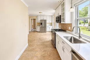 65 Chestnut St, Wakefield, MA 01880 - Photo 21