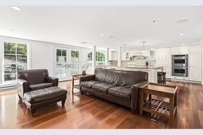 21 Amberwood Dr, Winchester, MA 01890 - Photo 11