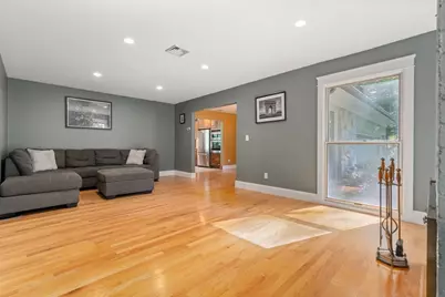 10 Lantern Rd, Framingham, MA 01702 - Photo 15
