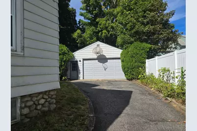 9 Shore St, Taunton, MA 02780 - Photo 5