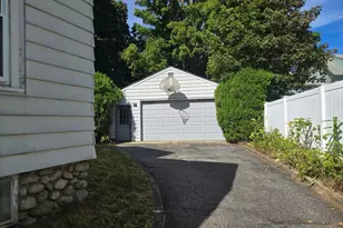 9 Shore St, Taunton, MA 02780 - Photo 5
