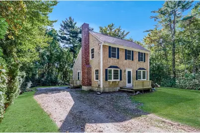 24 Foster St, Mattapoisett, MA 02739 - Photo 1