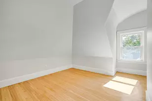 9-11 Claflin Pl, Newton, MA 02460 - Photo 11