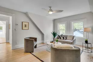 9-11 Claflin Pl, Newton, MA 02460 - Photo 5