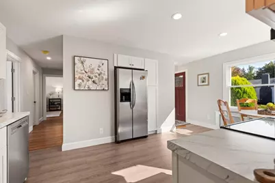 2 Minot St, Wakefield, MA 01880 - Photo 11
