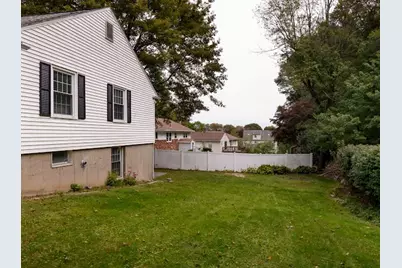 35 Vista Dr, Shrewsbury, MA 01545 - Photo 3