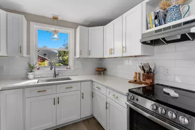 9 Winchester Dr, Falmouth, MA 02536 - Photo 7