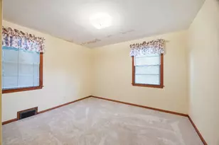 58 Pine Hill Rd, Springfield, MA 01118 - Photo 13