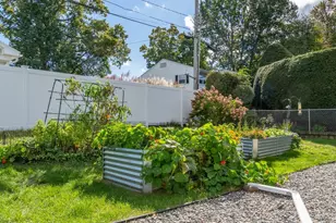 11 Hillview Rd, Holyoke, MA 01040 - Photo 29