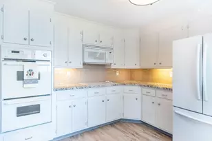 11 Hillview Rd, Holyoke, MA 01040 - Photo 5
