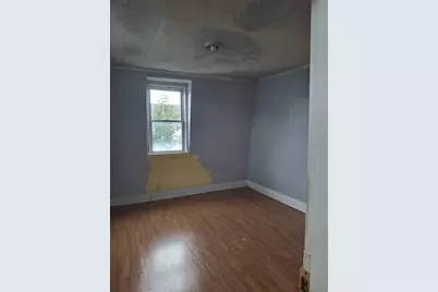 24 Nichols St, Lowell, MA 01851 - Photo 7