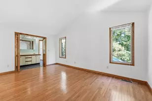 127 Pleasant St, Southampton, MA 01073 - Photo 15