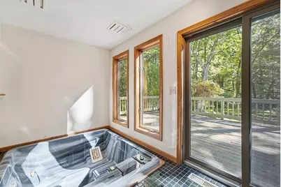 127 Pleasant St, Southampton, MA 01073 - Photo 27