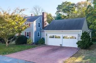 21 Thatcher St, Dartmouth, MA 02748 - Photo 7